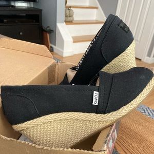 TOMS Black Canvas Wedges